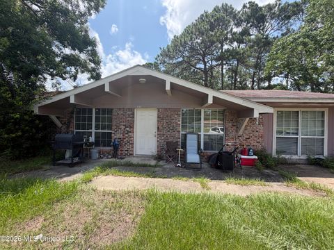 Homes For Sale - 2024 Chatham Court<br/> Gautier, MS 39553