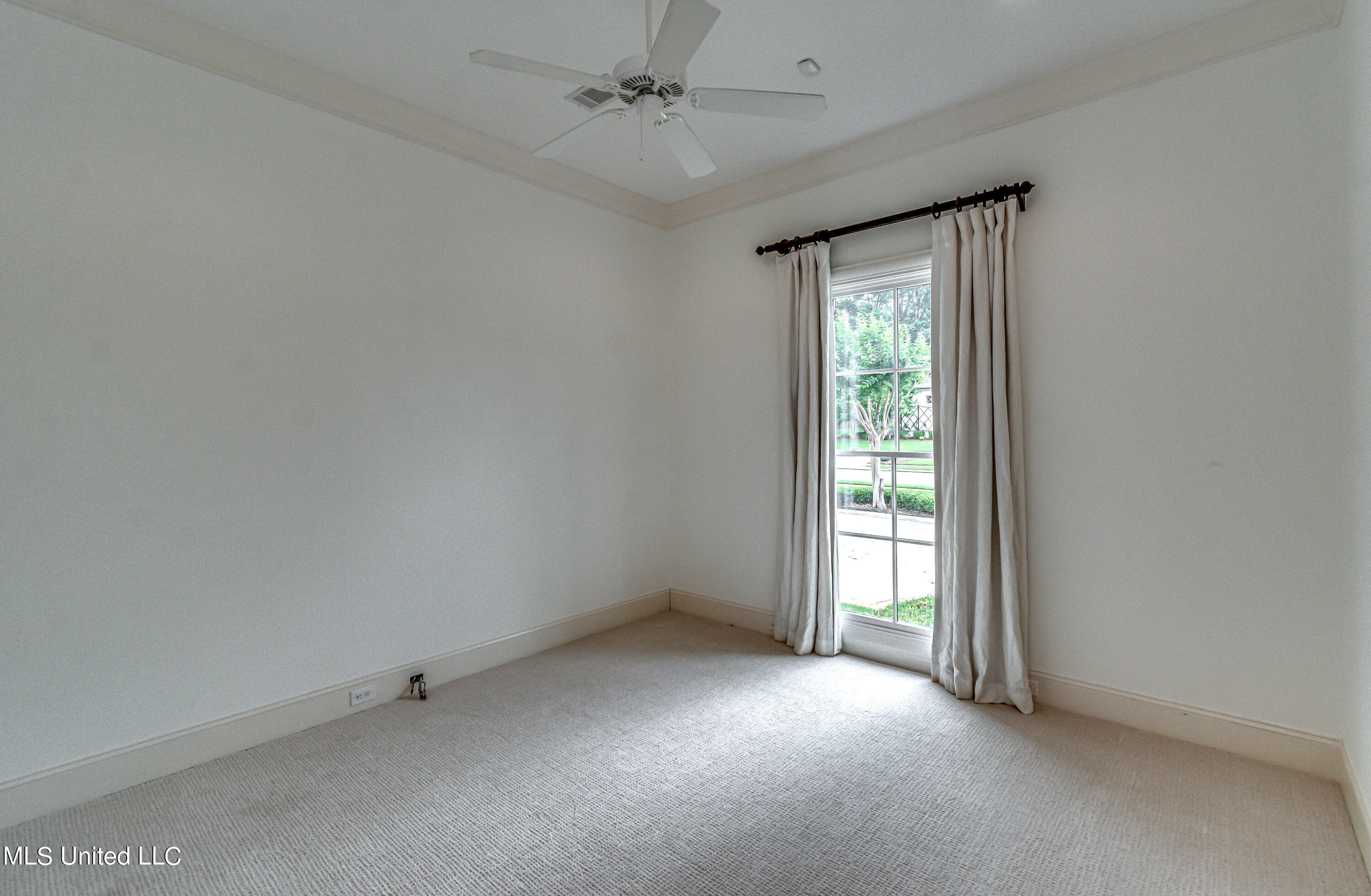 Ridgeland, Mississippi 39157, United States, 5 Bedrooms Bedrooms, ,6 BathroomsBathrooms,Residential,Contingent,57006