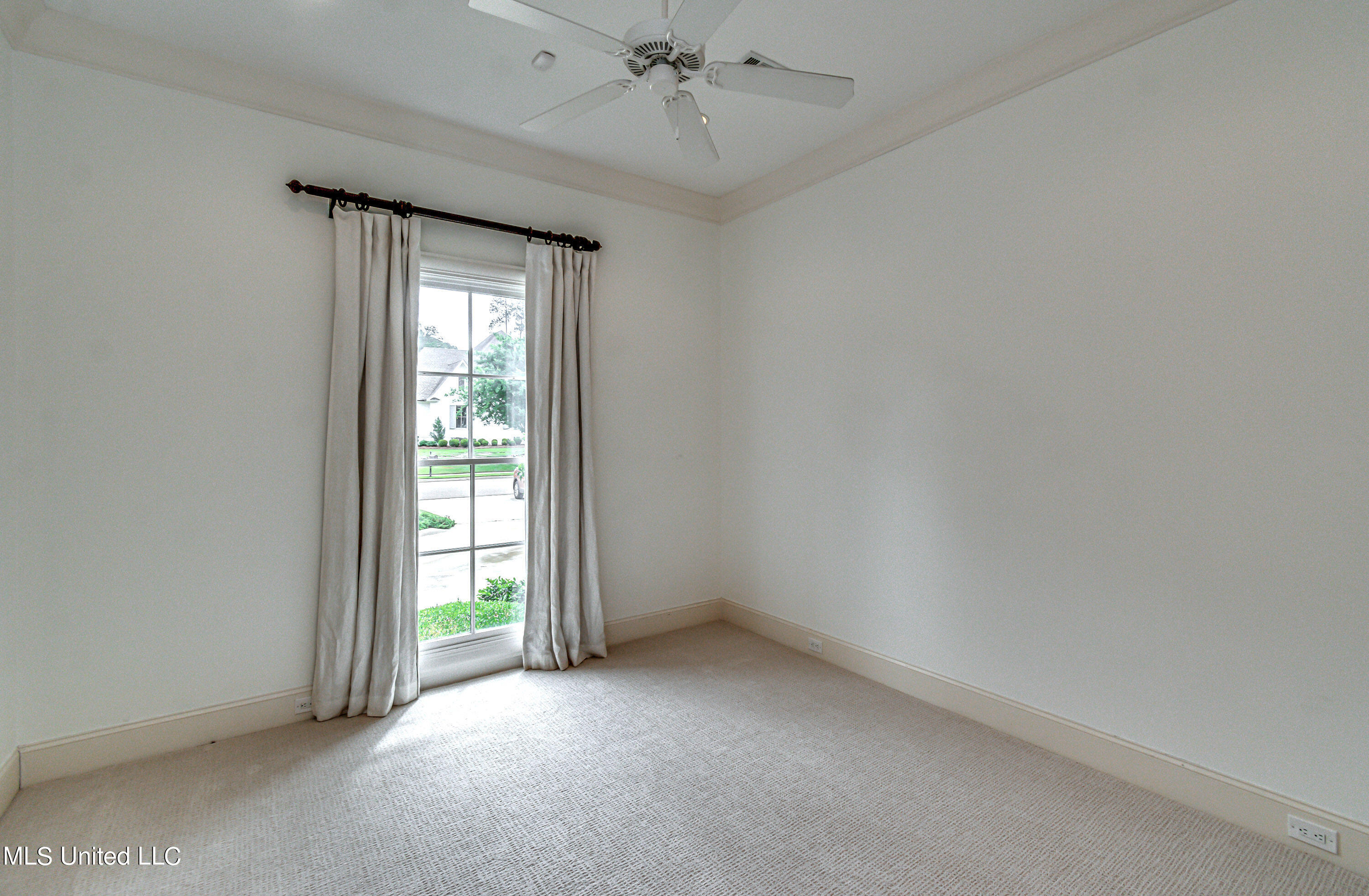 Ridgeland, Mississippi 39157, United States, 5 Bedrooms Bedrooms, ,6 BathroomsBathrooms,Residential,Contingent,57006