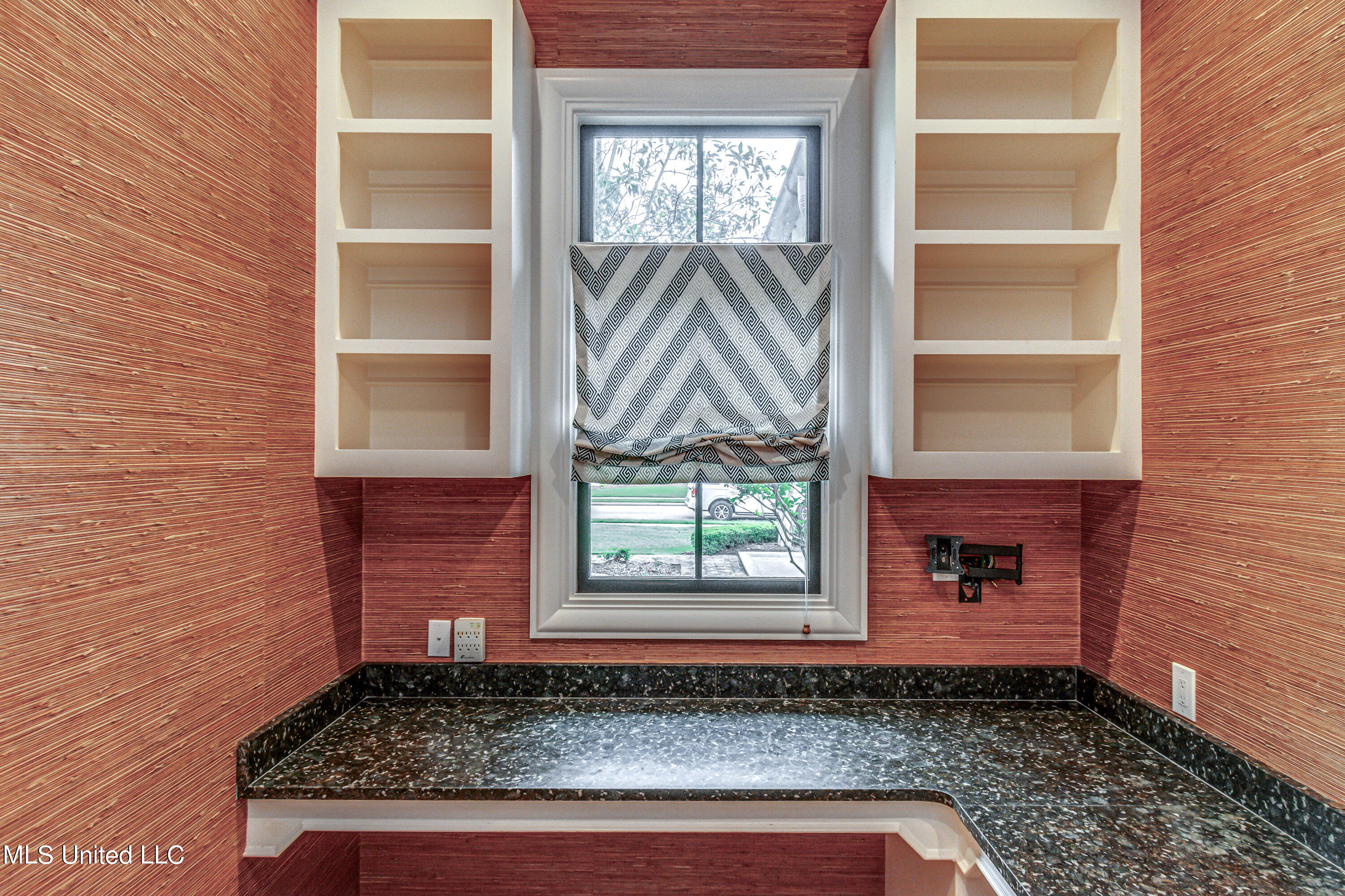 Ridgeland, Mississippi 39157, United States, 5 Bedrooms Bedrooms, ,6 BathroomsBathrooms,Residential,Contingent,57006