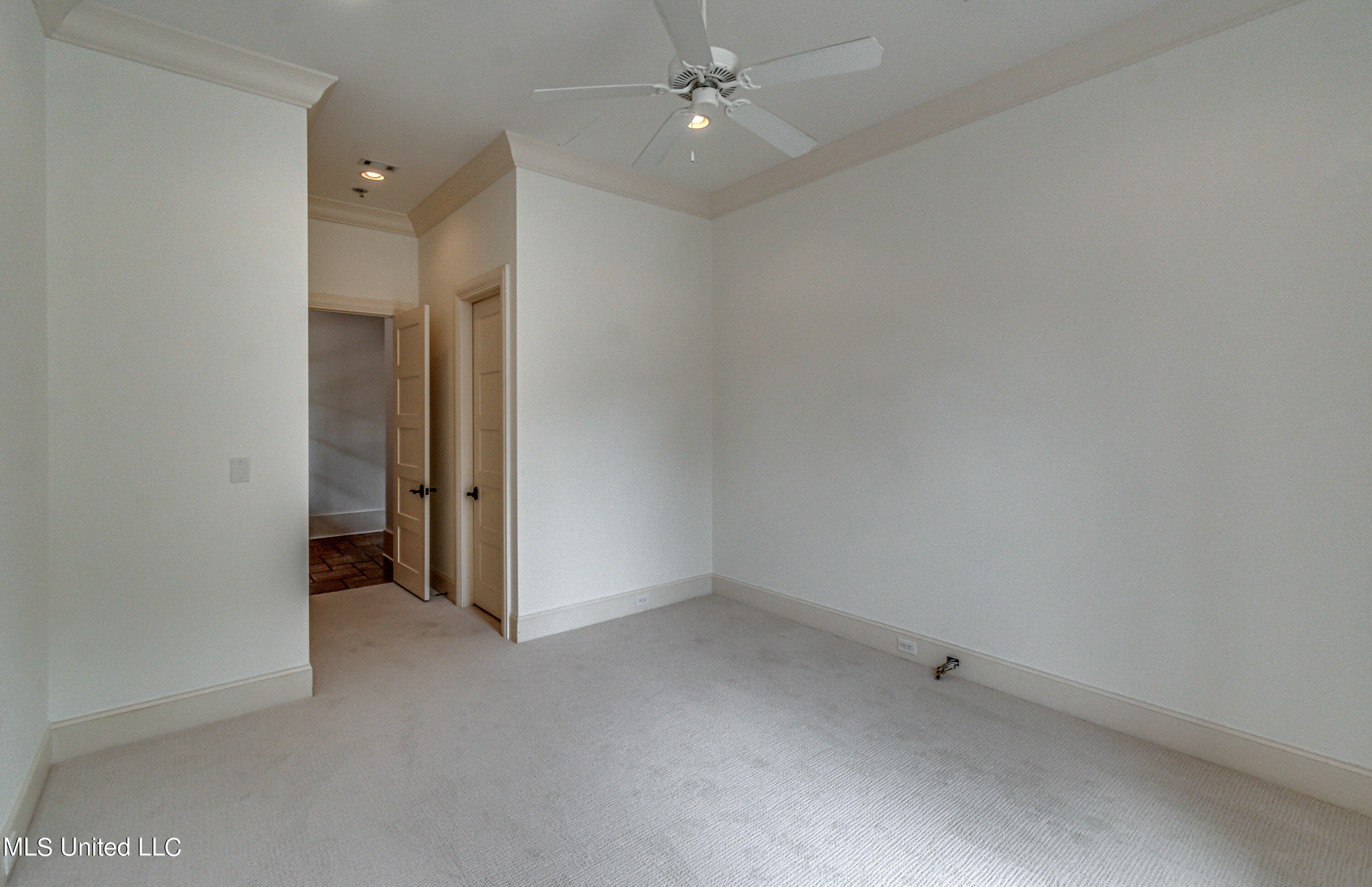 Ridgeland, Mississippi 39157, United States, 5 Bedrooms Bedrooms, ,6 BathroomsBathrooms,Residential,Contingent,57006