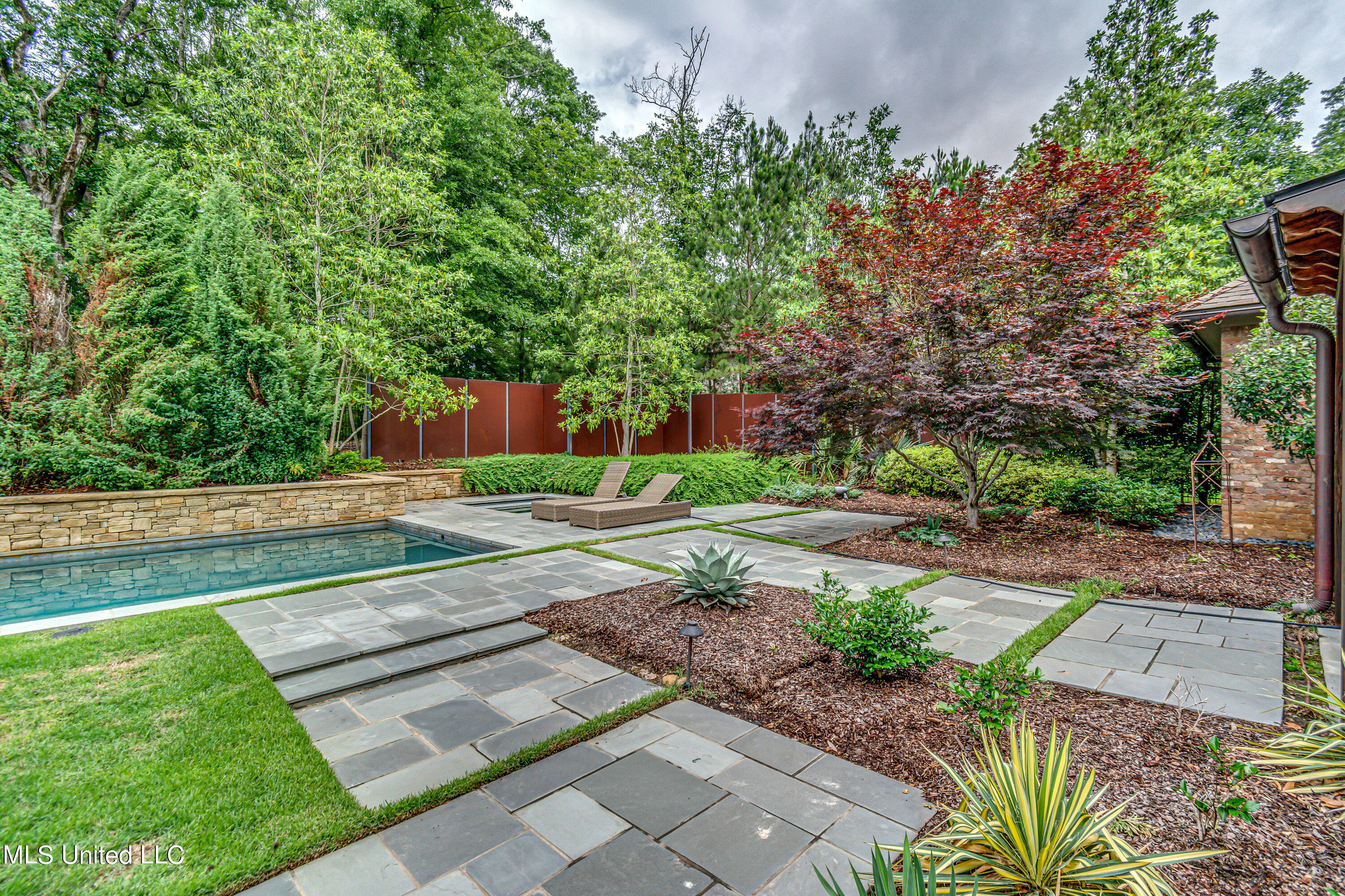 Ridgeland, Mississippi 39157, United States, 5 Bedrooms Bedrooms, ,6 BathroomsBathrooms,Residential,Contingent,57006