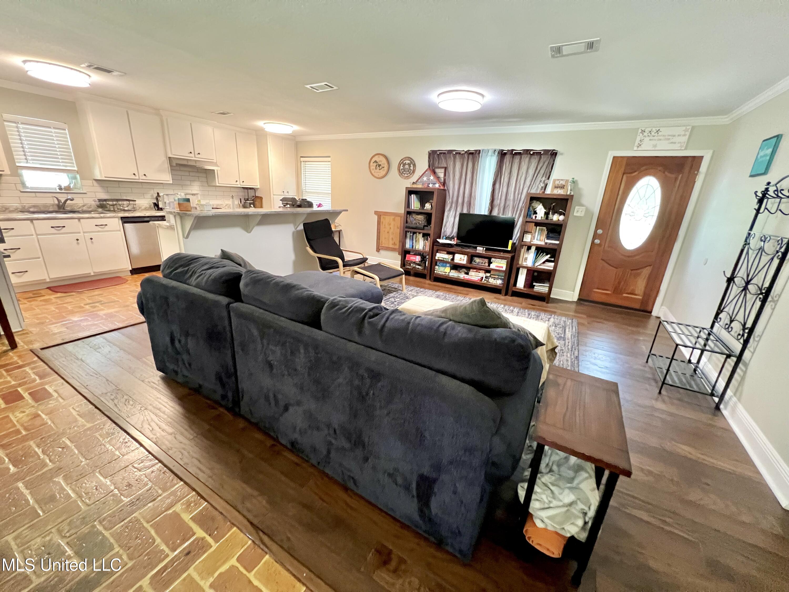 2621 Pintail Road, Moss Point, Mississippi image 4