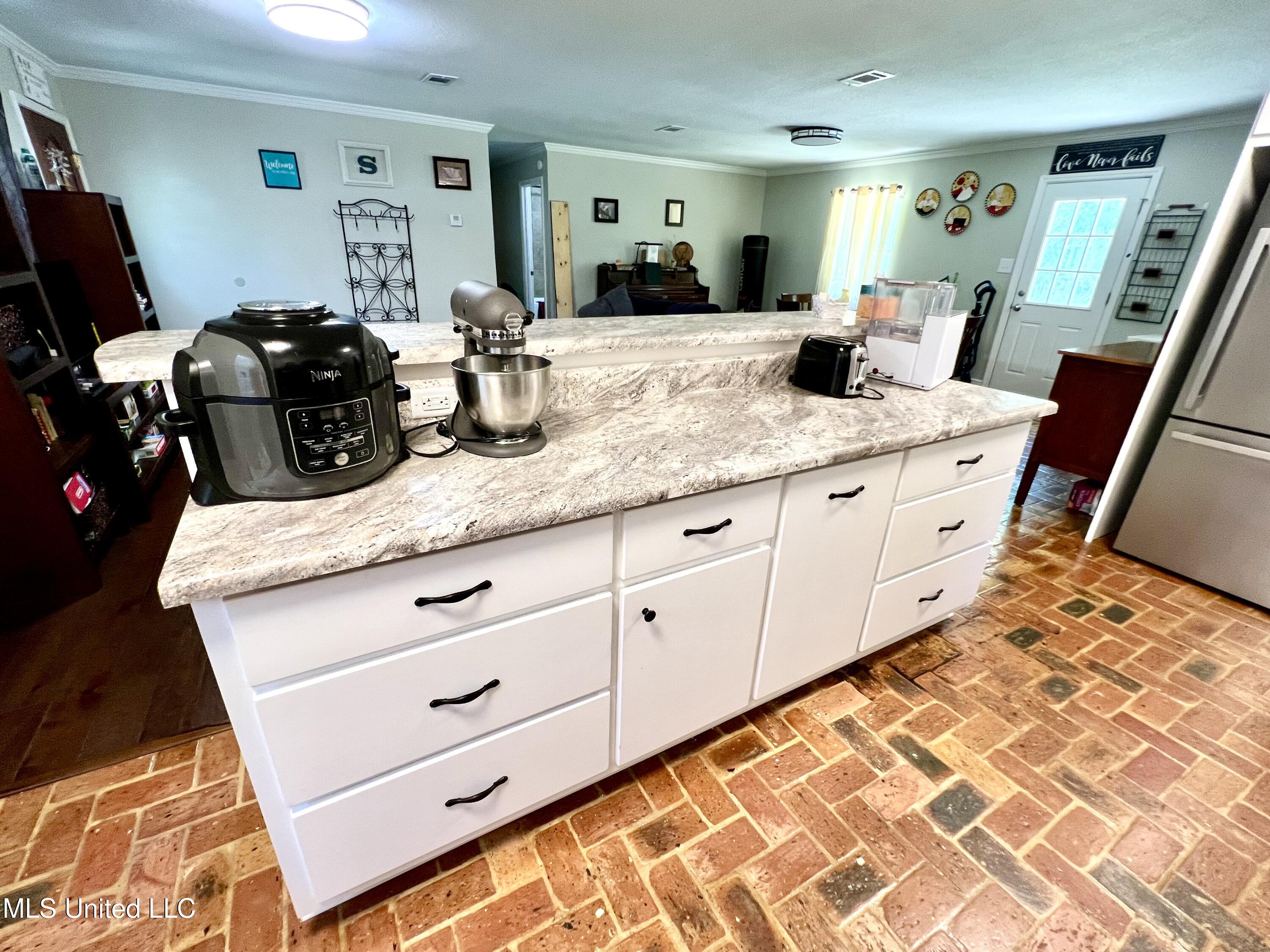 2621 Pintail Road, Moss Point, Mississippi image 9