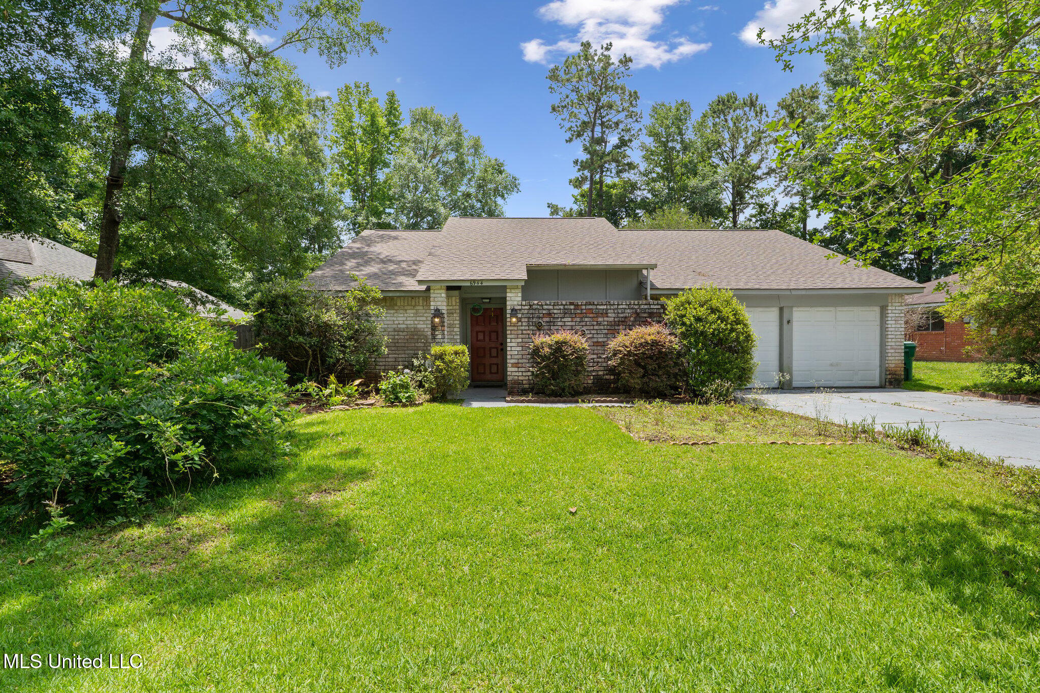 6944 Apona Street, Diamondhead, Mississippi image 1