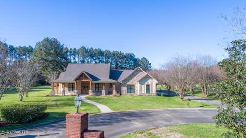 Homes For Sale - 29 Club Drive<br/> Adams County, Natchez, MS 39120