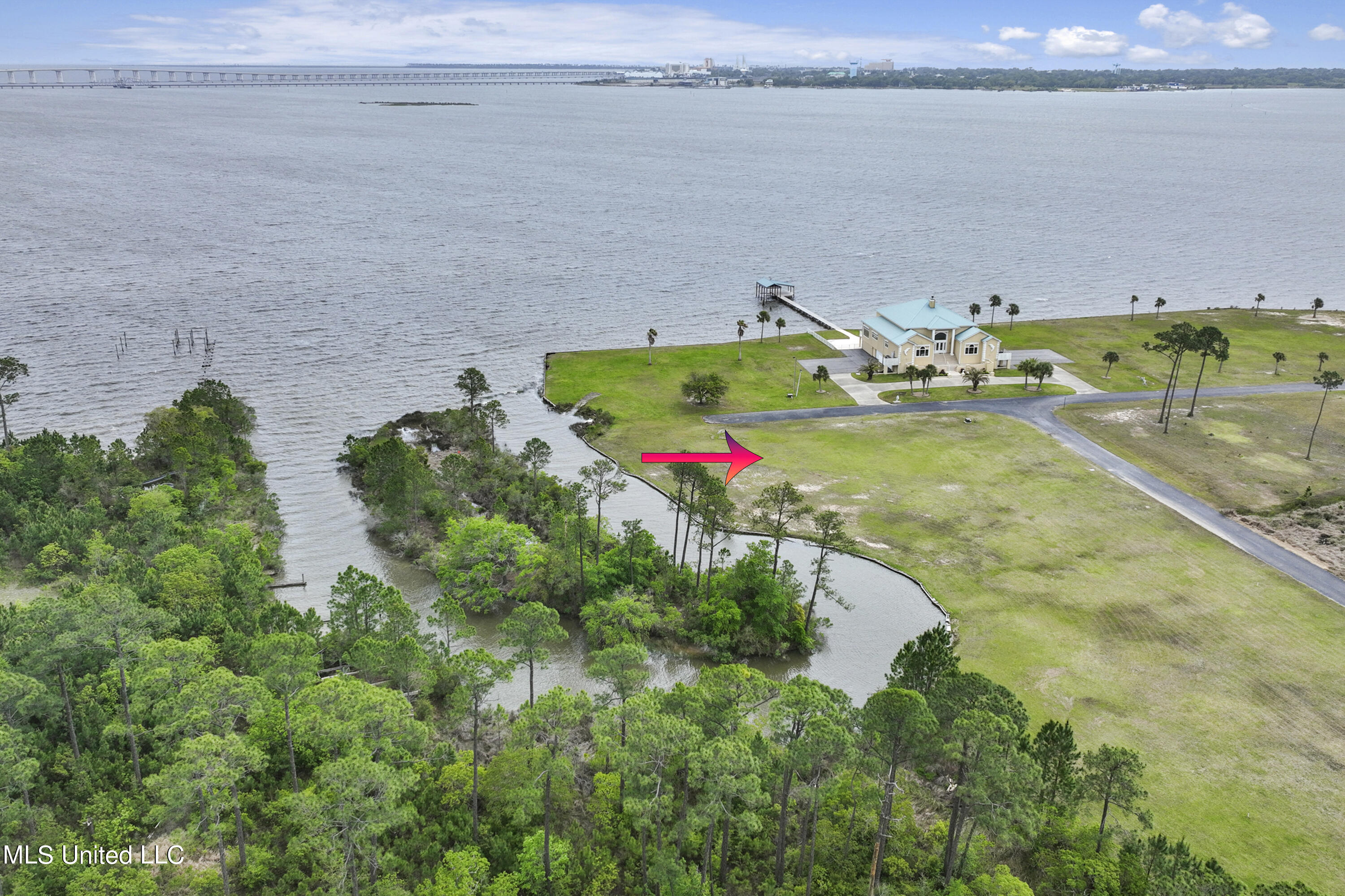 Ascot Drive, Biloxi, Mississippi image 4