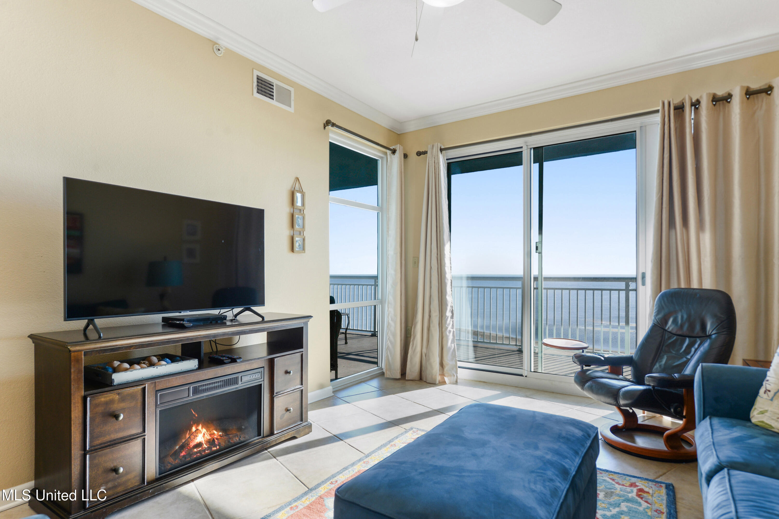 2228 Beach Drive #907, Gulfport, Mississippi image 5