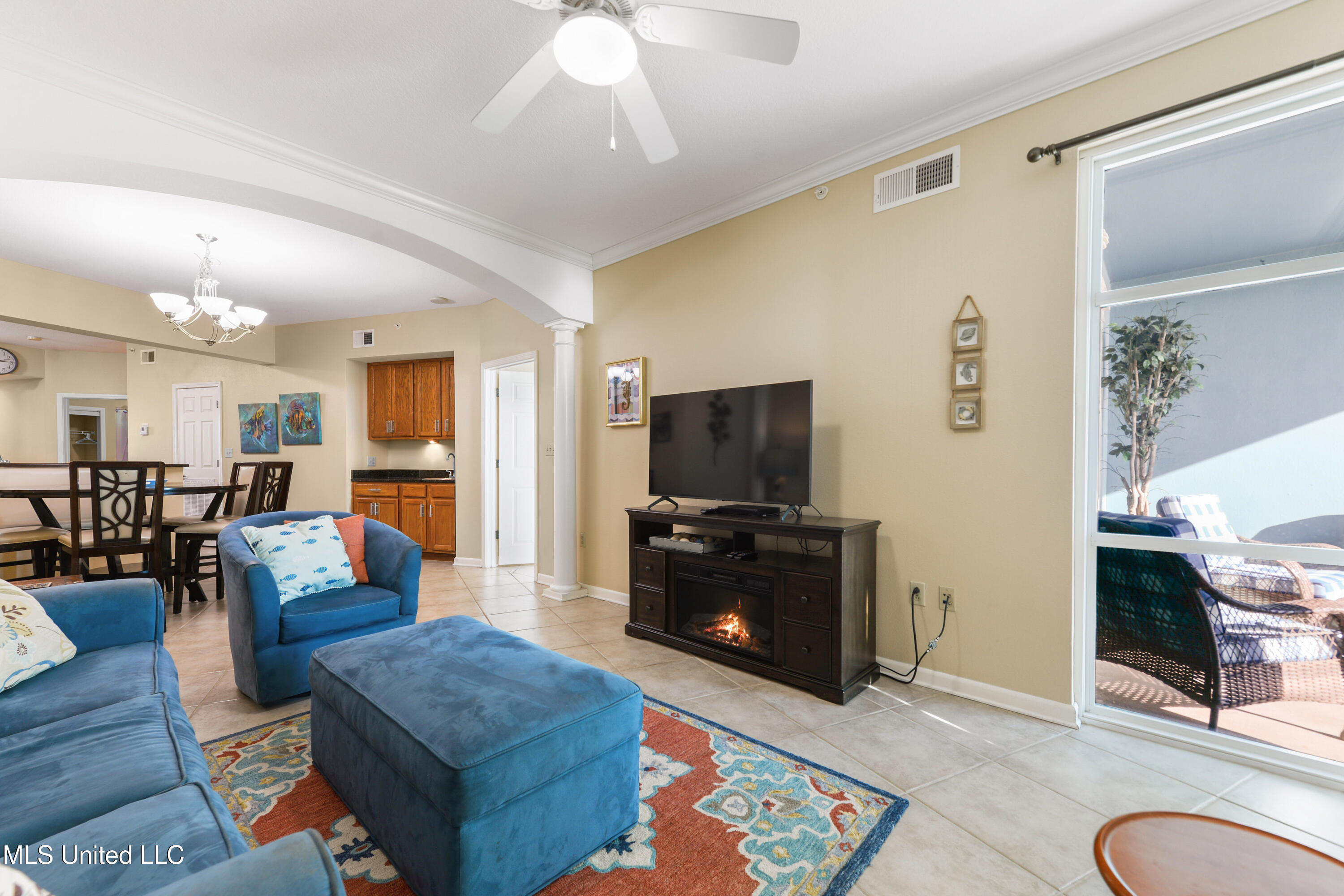 2228 Beach Drive #907, Gulfport, Mississippi image 3