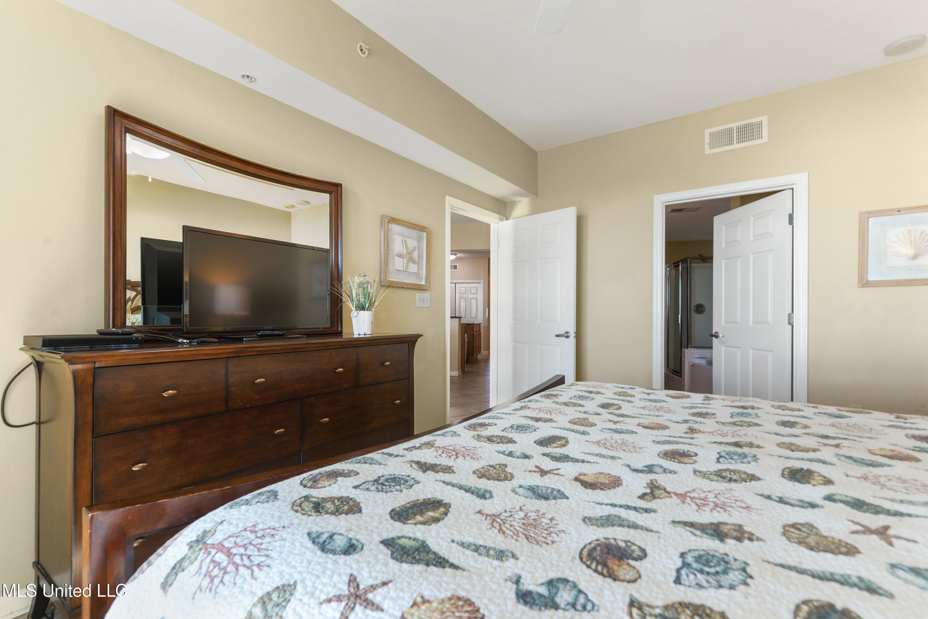 2228 Beach Drive #907, Gulfport, Mississippi image 12