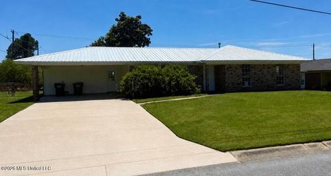 Homes For Sale - 150 Gary Street<br/> Gulfport, MS 39503