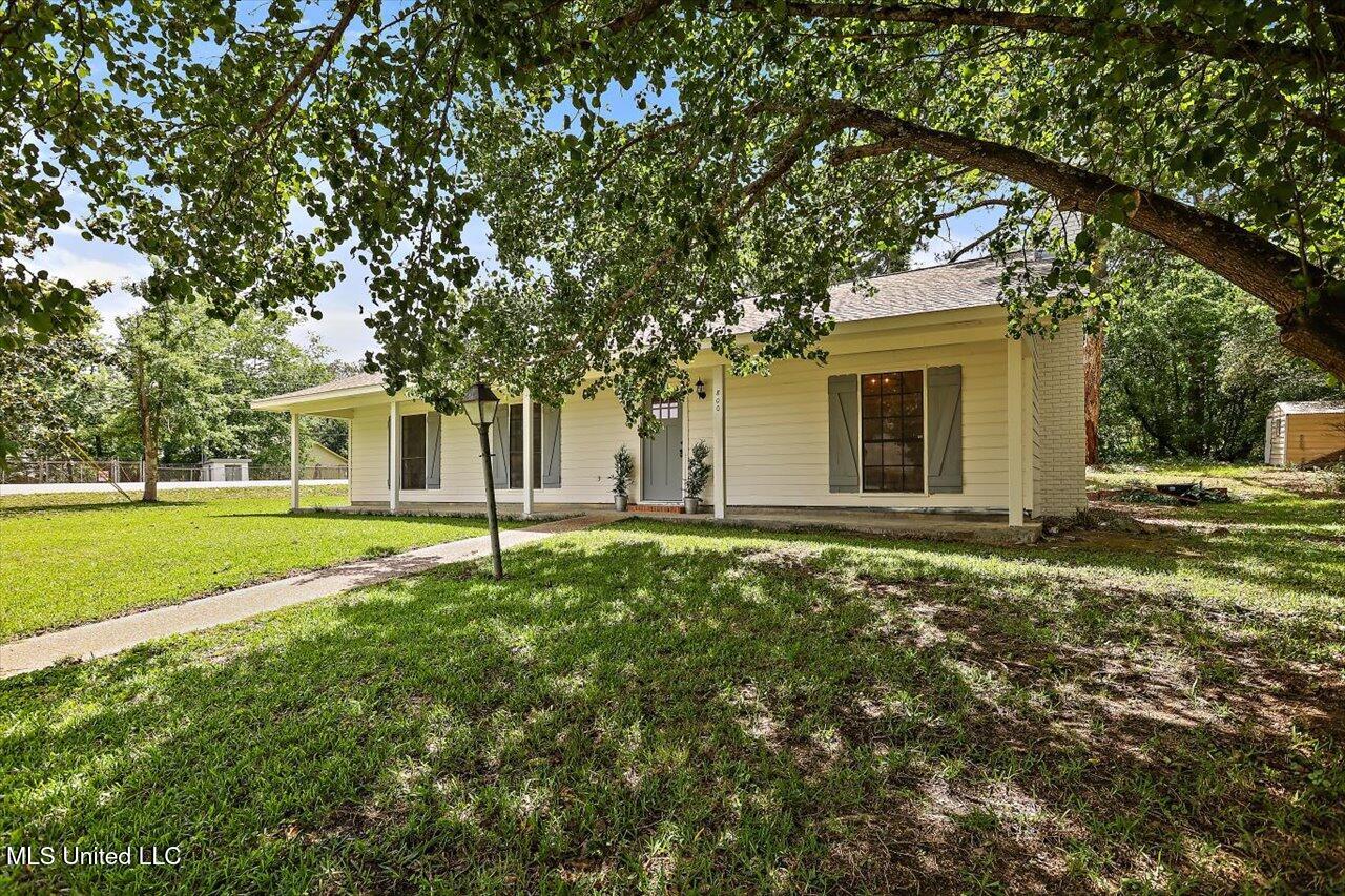 800 Longwood Place, Clinton, Mississippi image 1