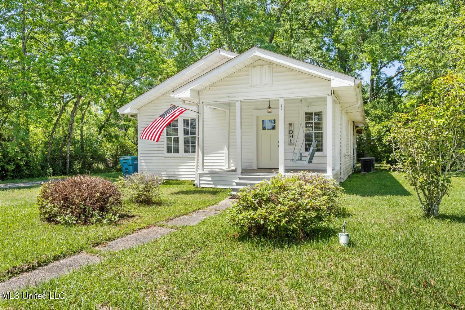 309 Dozier Street, Picayune, Mississippi image 1