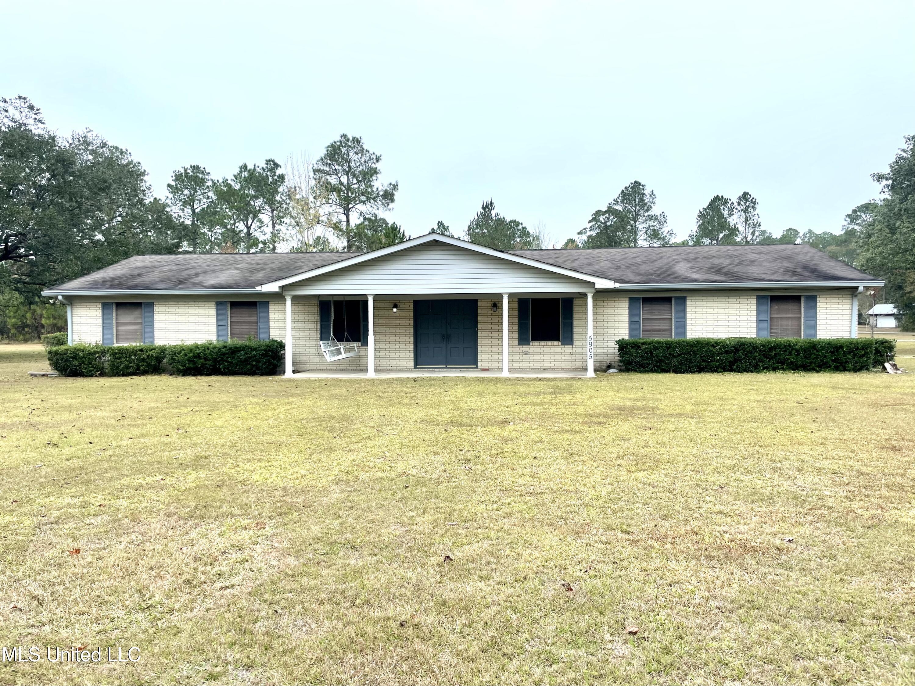 5905 Wildwood Road, Moss Point, Mississippi image 1