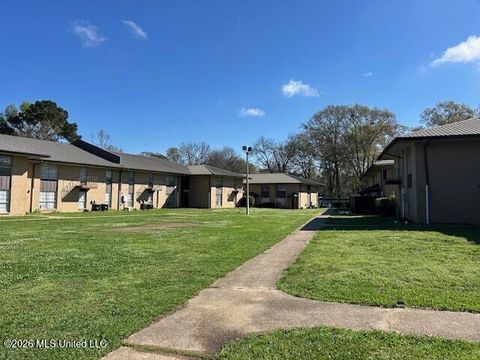 Homes For Sale - 3150 Robinson Road<br/> Jackson, MS 39209