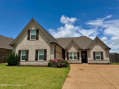 Homes For Sale - 708 Holiday Cove<br/> Hernando, MS 38632