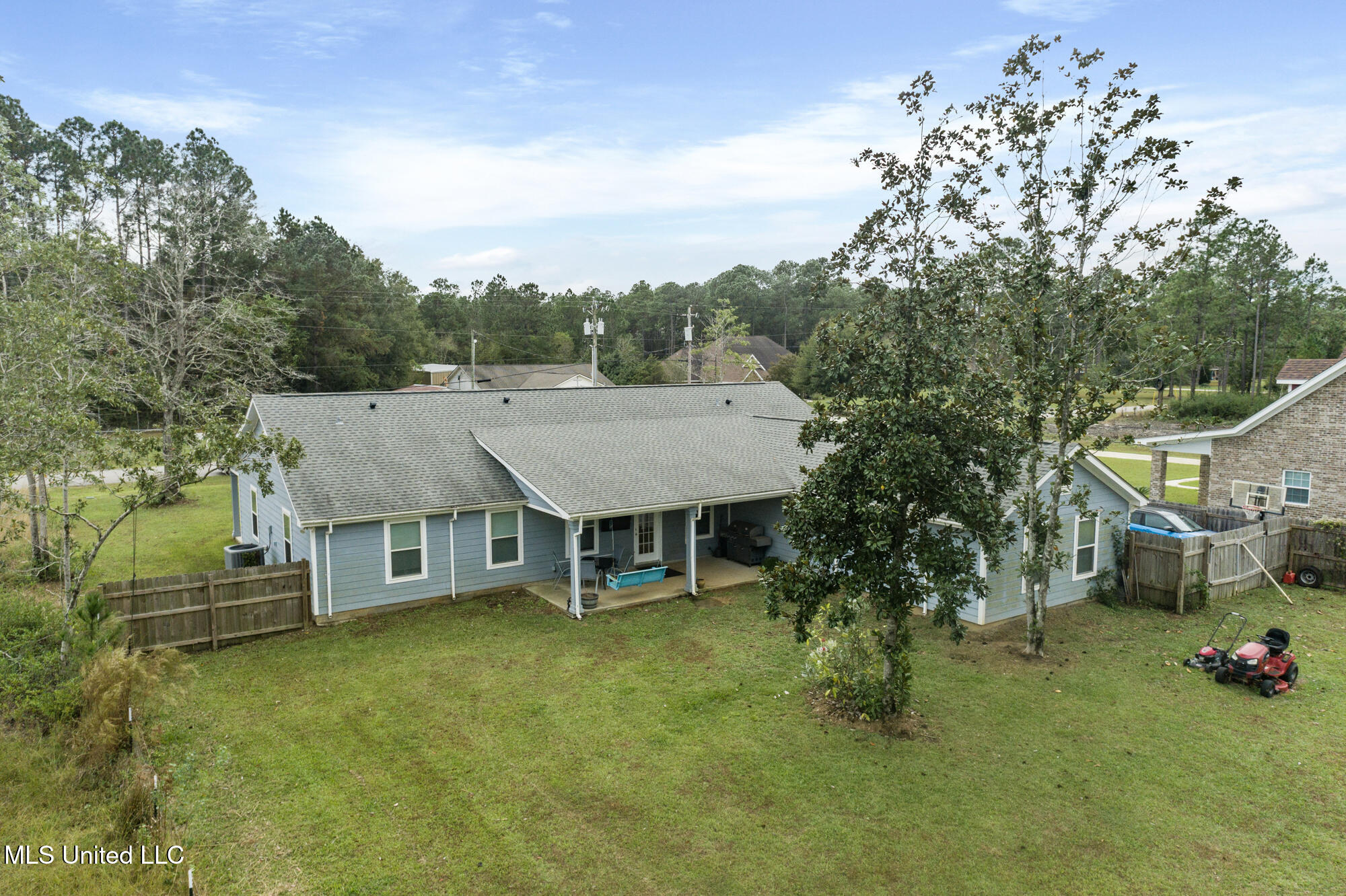 1413 Lark Drive, Gautier, Mississippi image 29