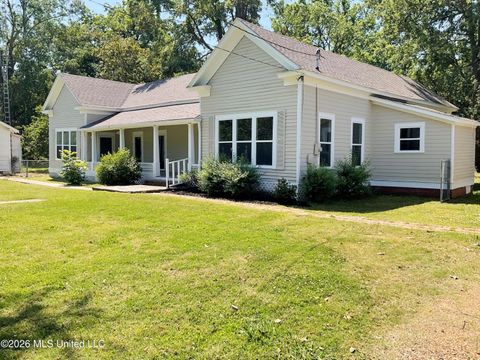 Homes For Sale - 1111 2nd Street<br/> Inverness, MS 38753