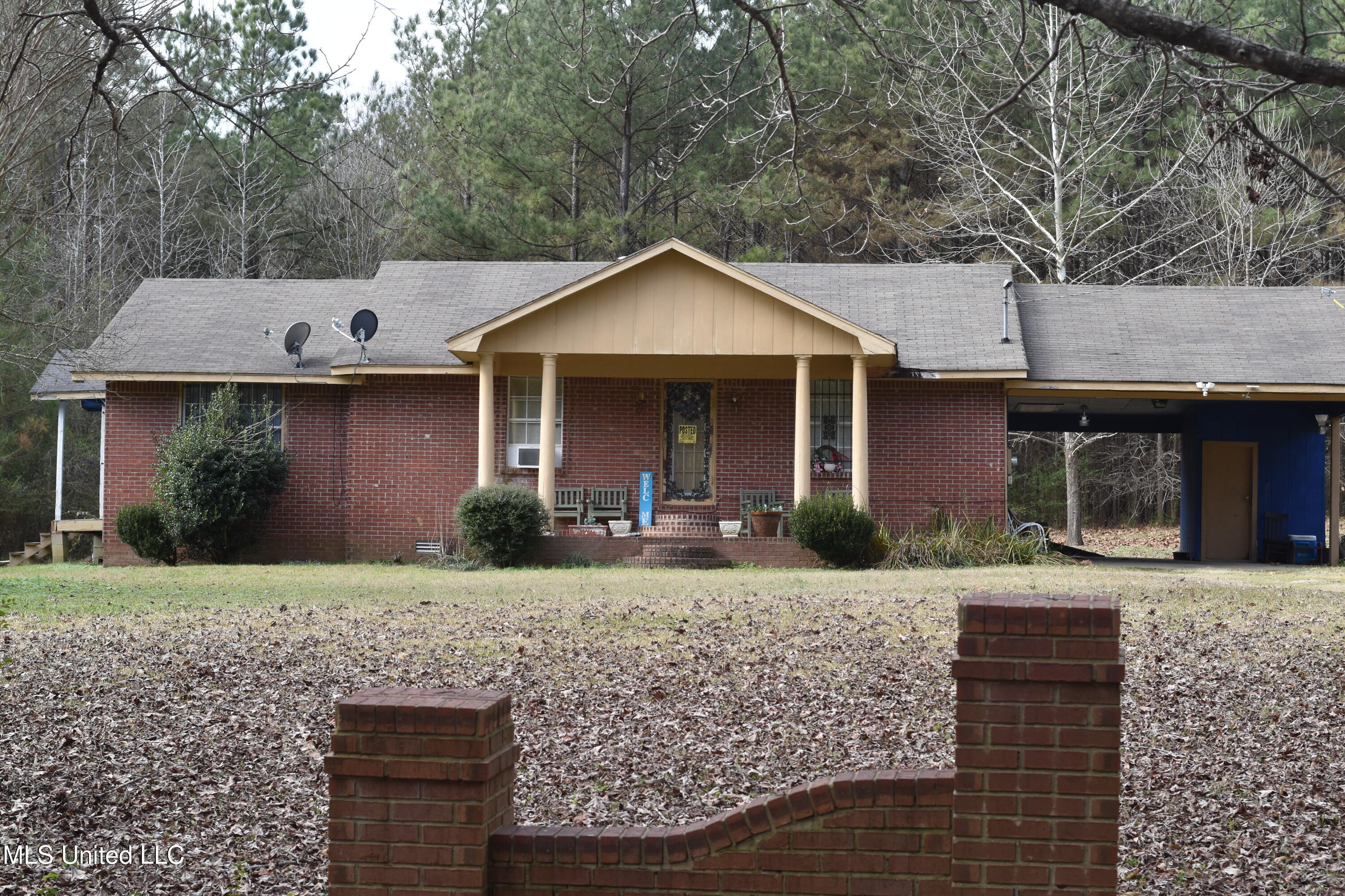 3928 Gravel Springs Road, Senatobia, Mississippi image 1