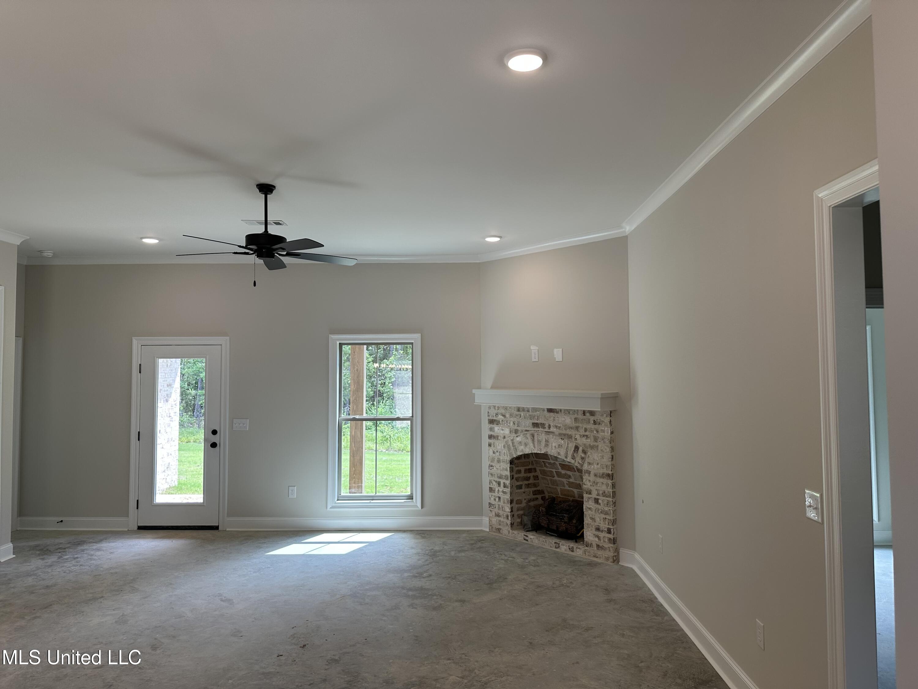 963 Riverside Lane, Pearl, Mississippi image 2