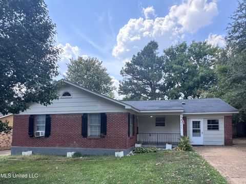 Homes For Sale - 8355 Greenbrook Parkway<br/> Southaven, MS 38671