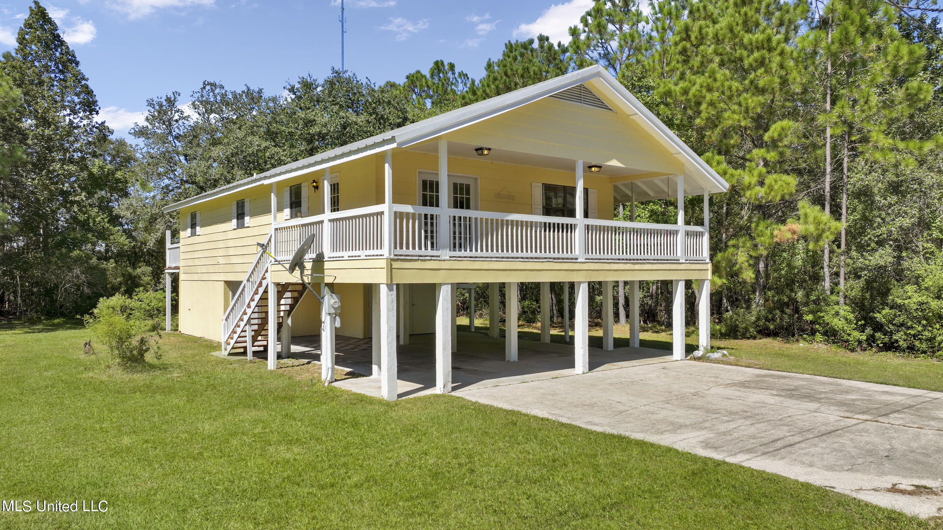 10029 Yazoo Street, Bay Saint Louis, Mississippi image 2