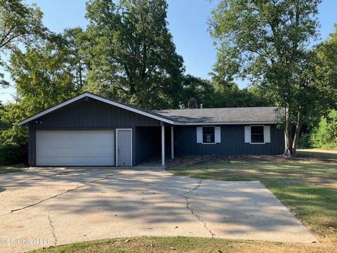 Homes For Sale - 204 Cypress Drive<br/> Sunflower County, Indianola, MS 38751