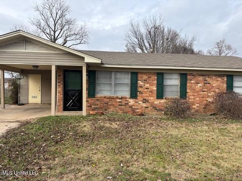 Homes For Sale - 1321 Edgemont Street<br/> Clarksdale, MS 38614