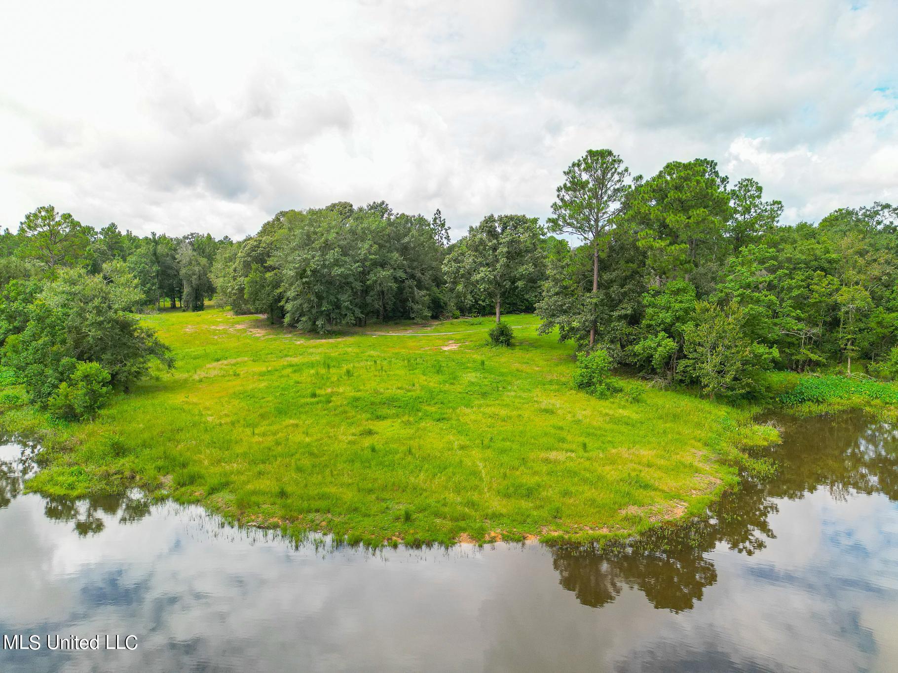 Fairway View Drive, Biloxi, Mississippi image 8