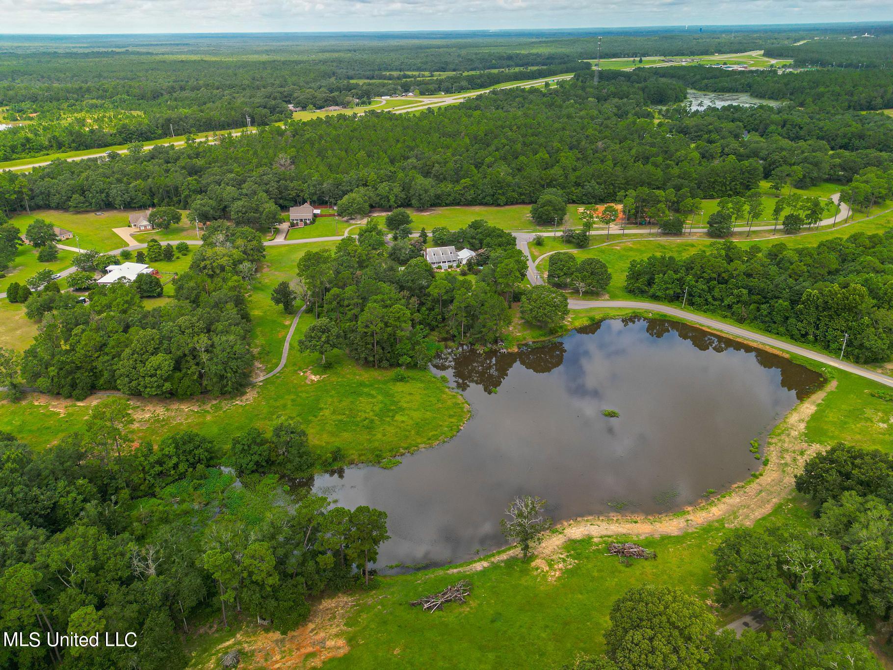 Fairway View Drive, Biloxi, Mississippi image 6