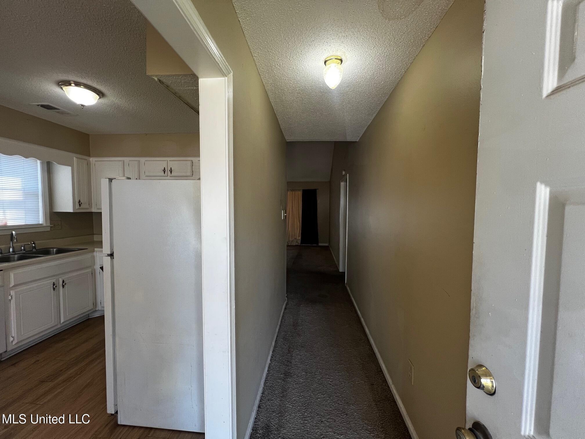 6915 Tobin Drive, Memphis, Tennessee image 2
