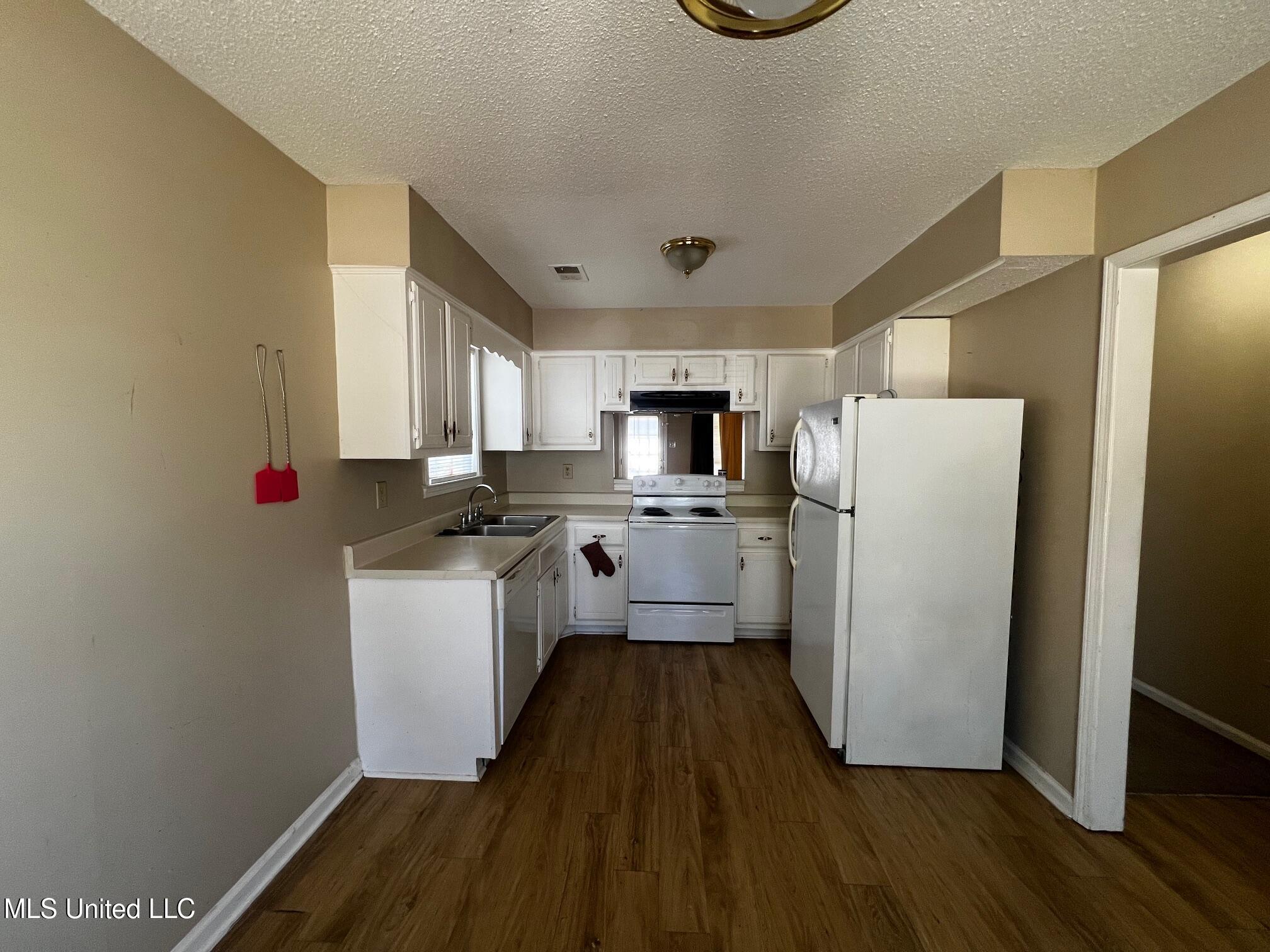 6915 Tobin Drive, Memphis, Tennessee image 3