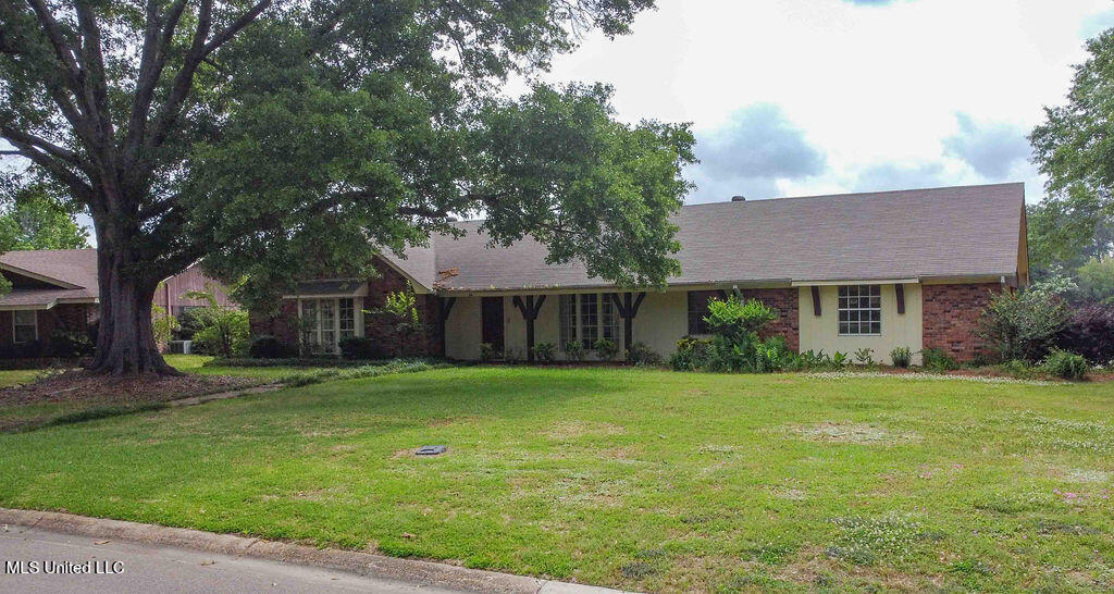 30 Stonegate Drive, Brandon, Mississippi image 1