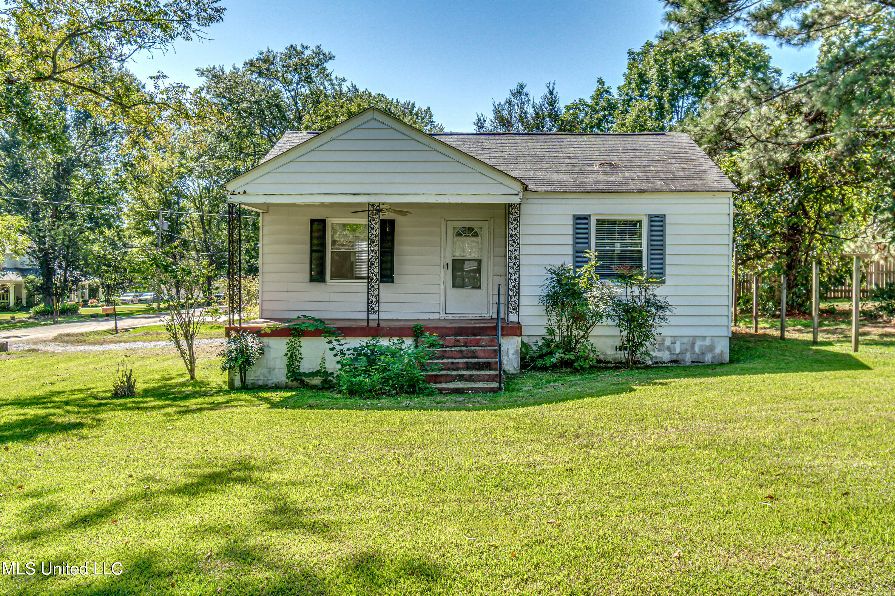 125 N Central Avenue, Ridgeland, Mississippi image 1