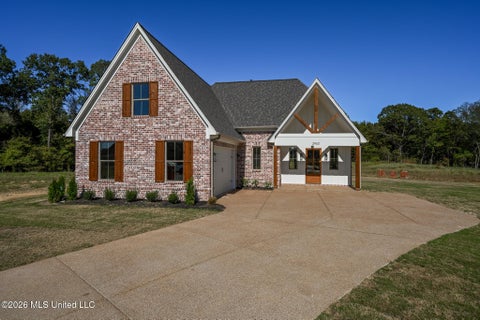 Homes For Sale - 2960 Molly Cove<br/> Nesbit, MS 38651