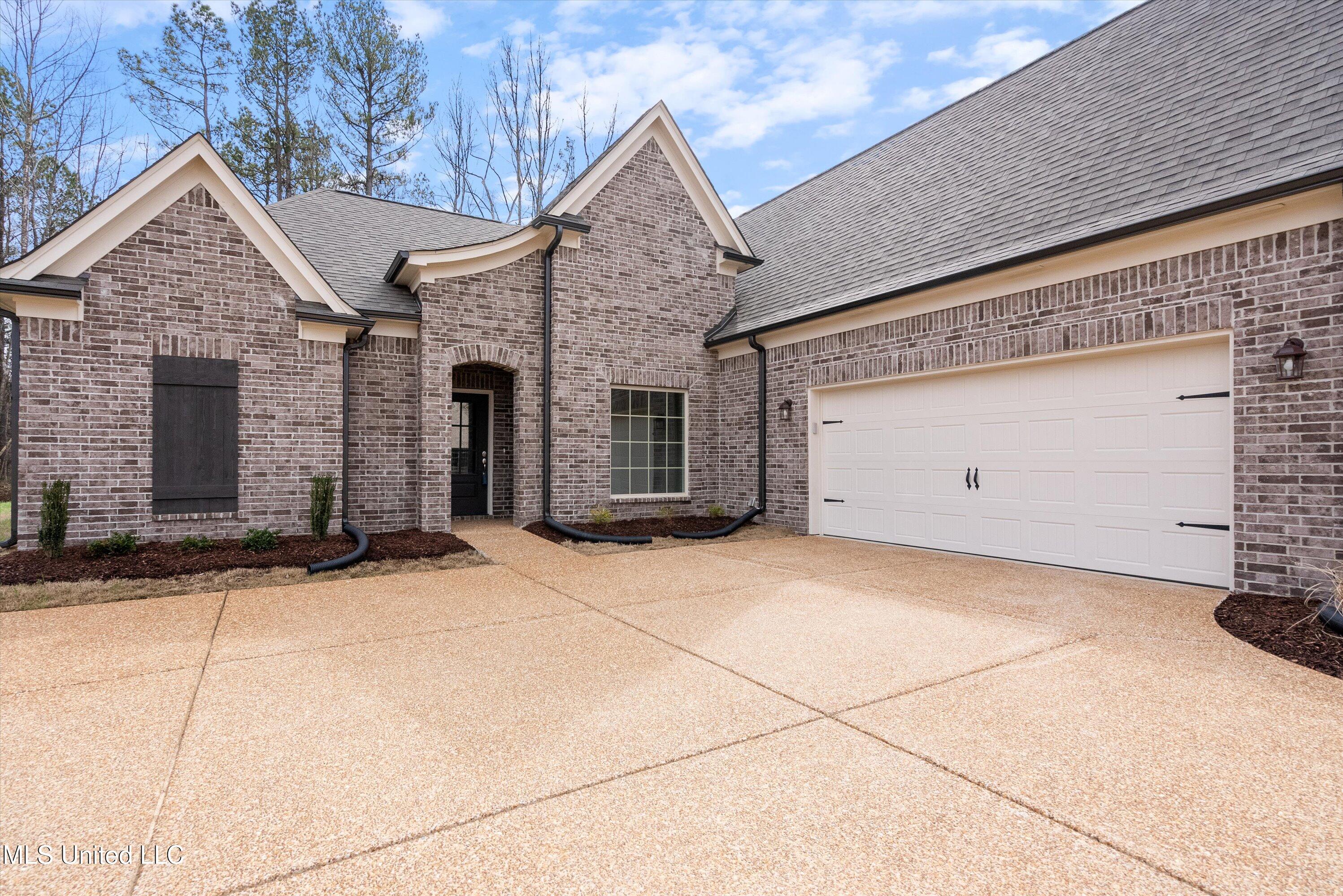 2406 Scott Meadows Lane, Hernando, Mississippi image 4
