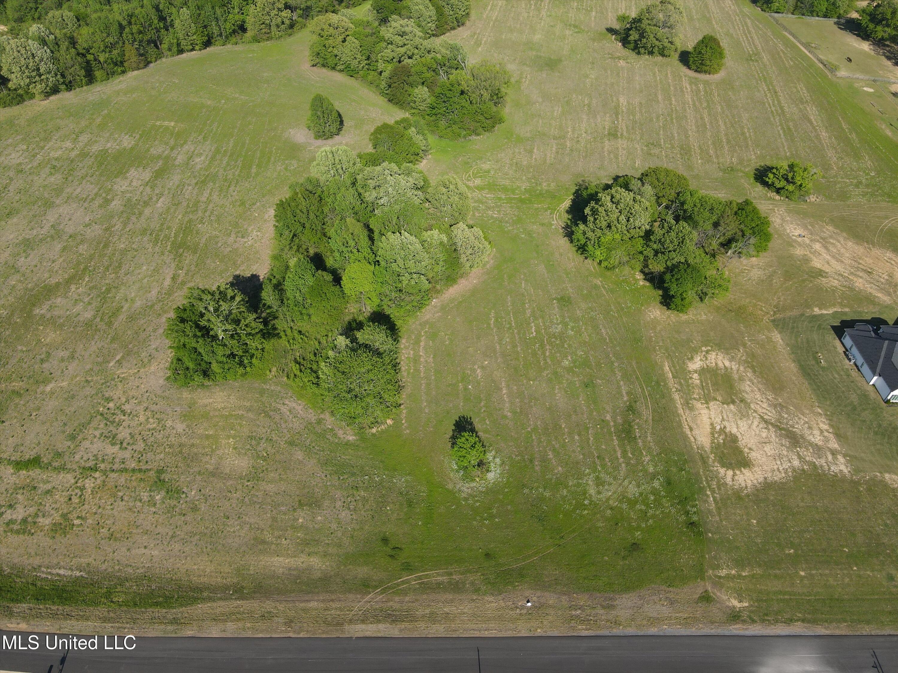 2 Como Trace Drive, Senatobia, Mississippi image 3