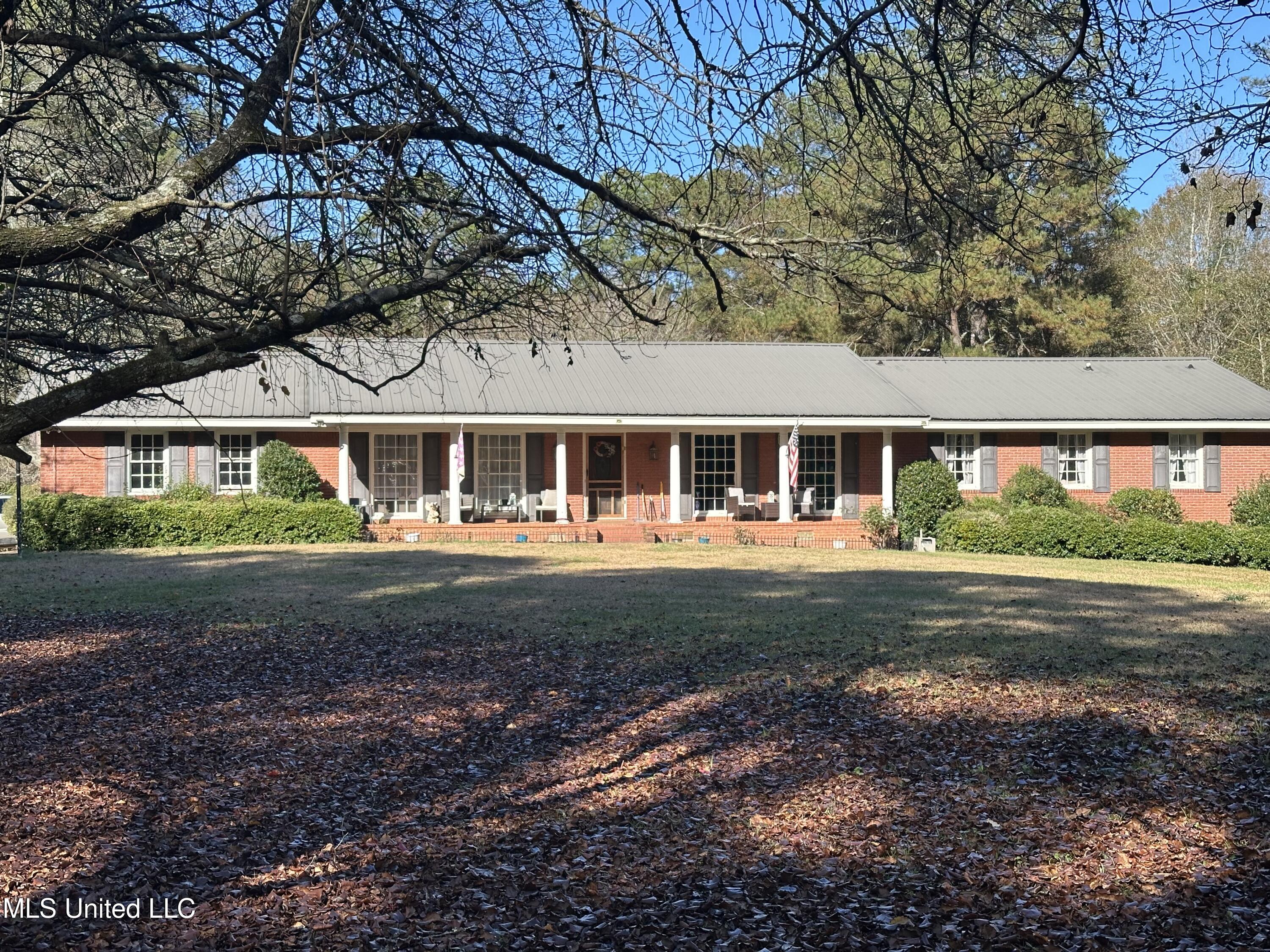 621 NW Magnolia Avenue, Magee, Mississippi image 1