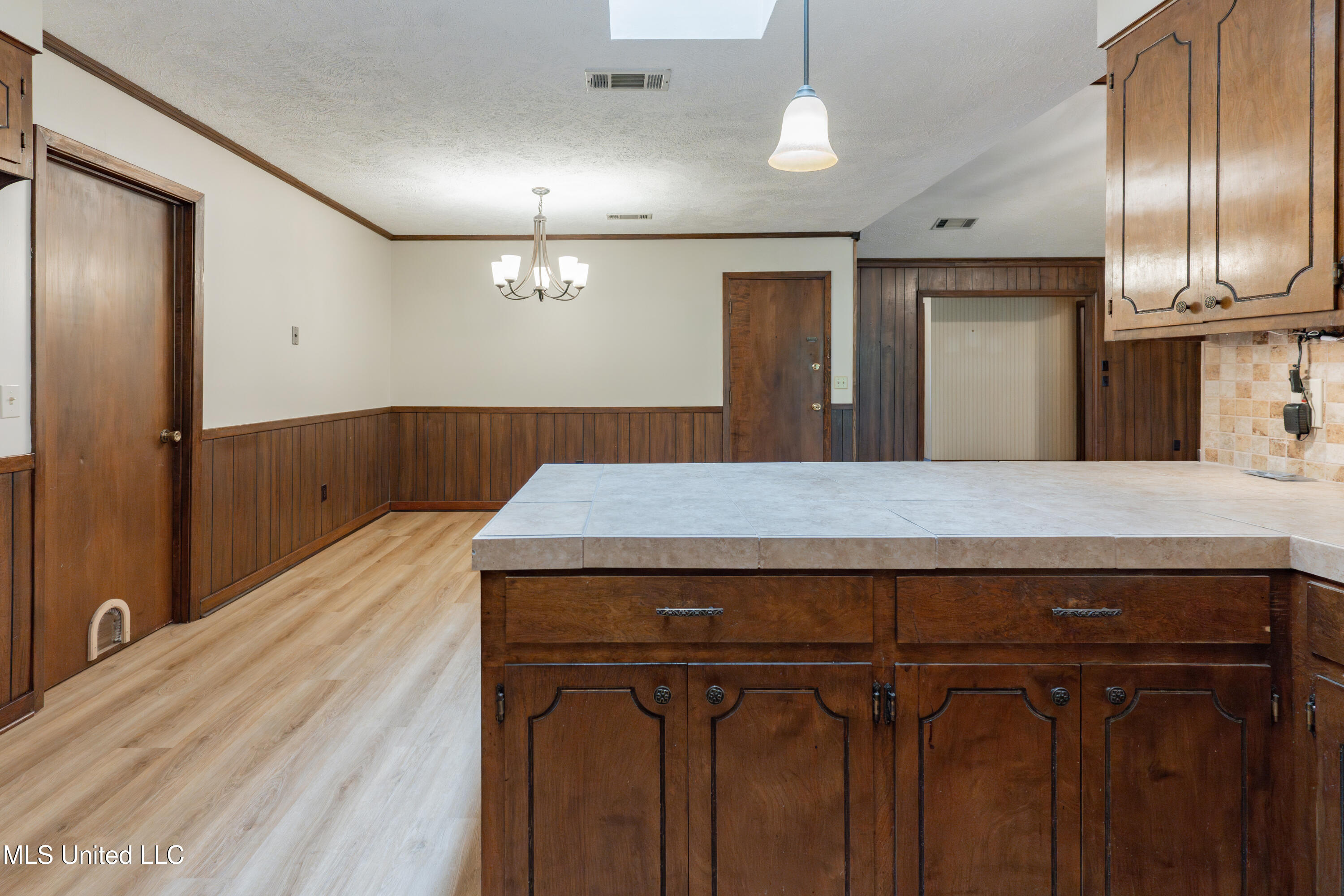 504 Hampton Street, Clinton, Mississippi image 22