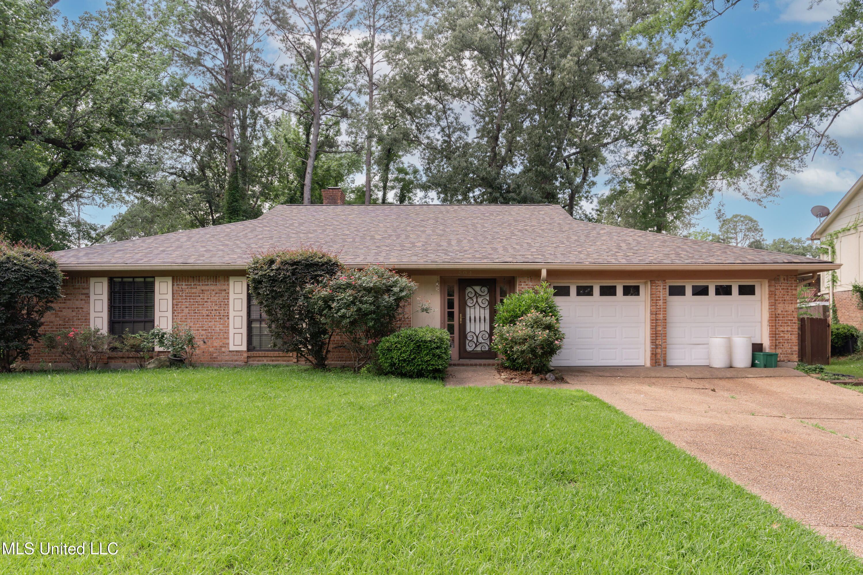 504 Hampton Street, Clinton, Mississippi image 1