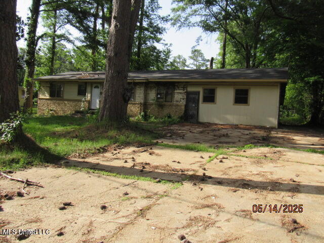 638 Elmwood Circle, Jackson, Mississippi image 2