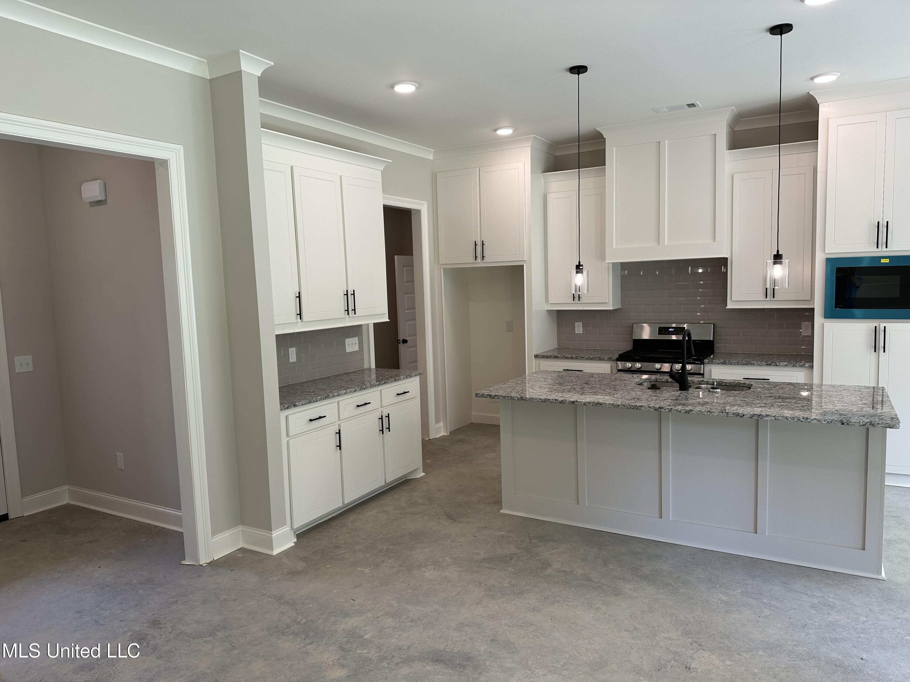 965 Riverside Lane, Pearl, Mississippi image 3