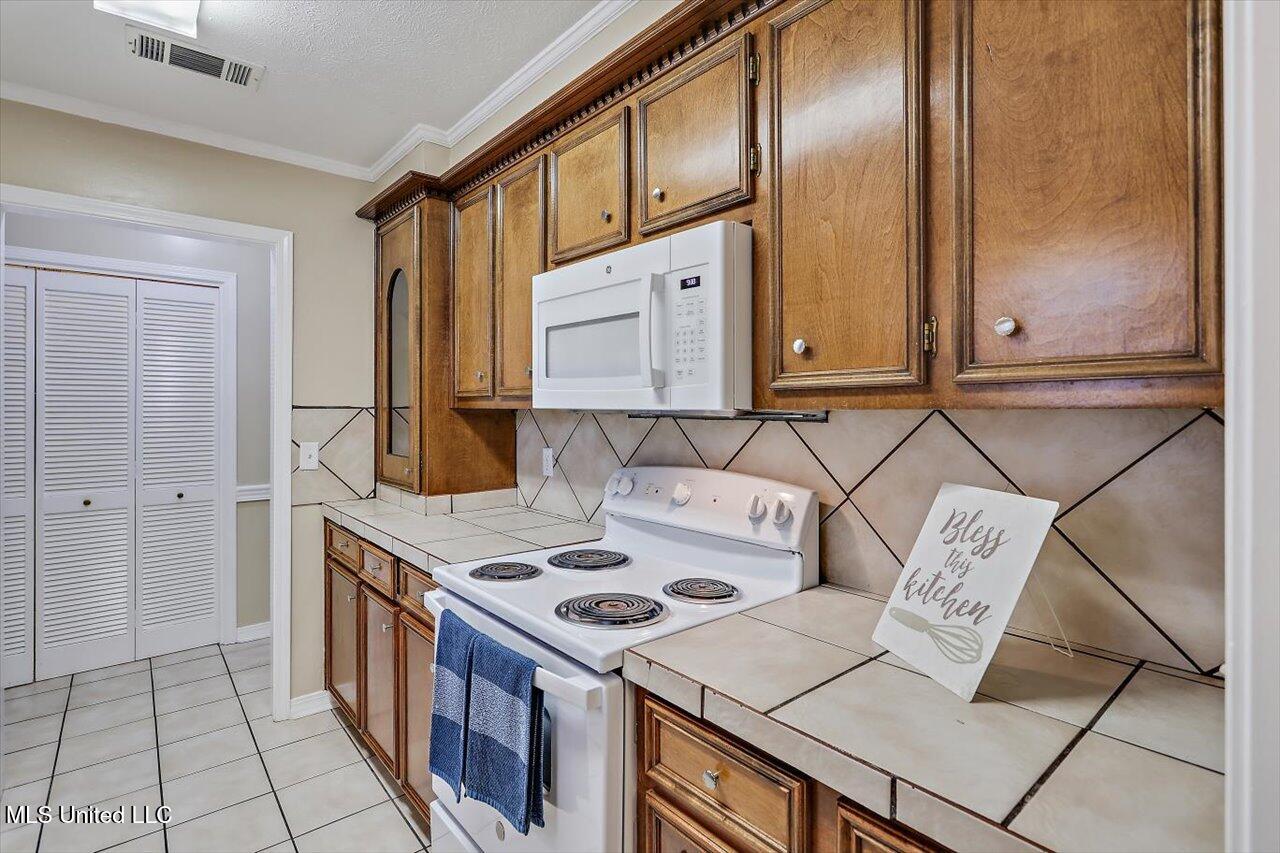 121 Summit Drive, Madison, Mississippi image 9