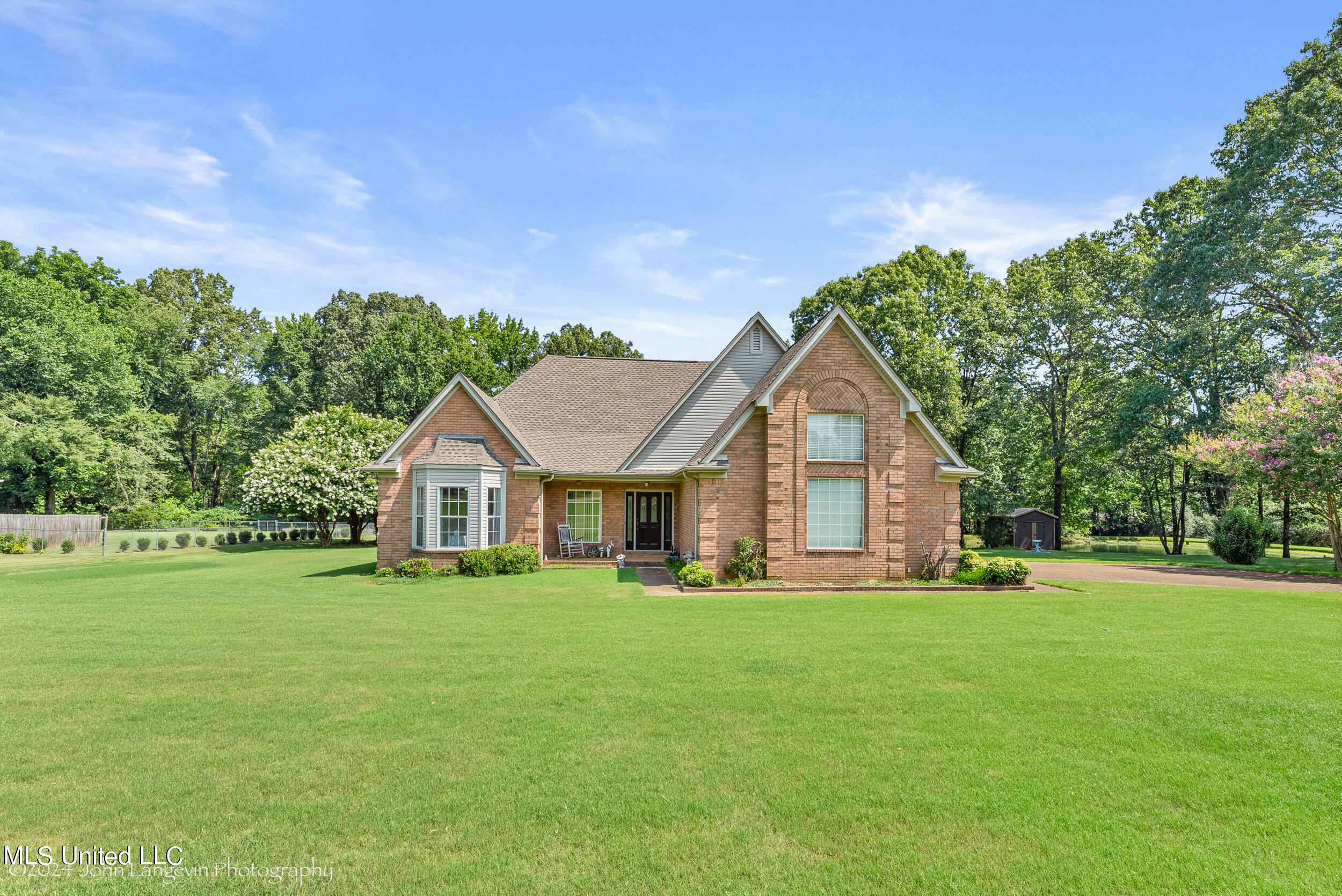 4162 Roman Forest Drive, Olive Branch, Mississippi image 1