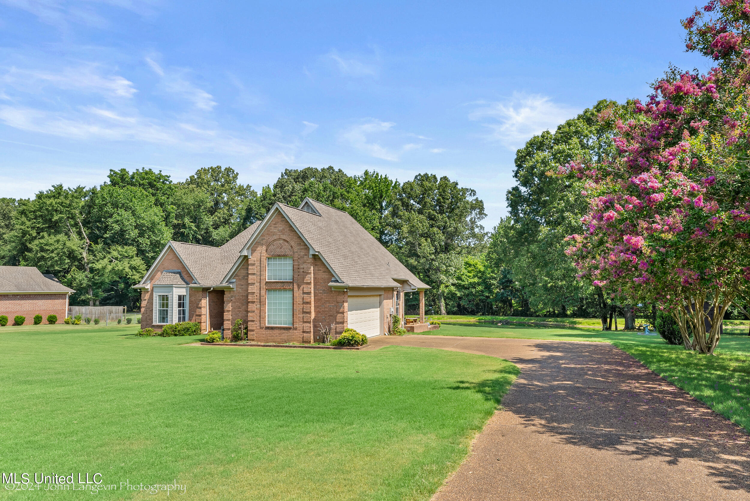 4162 Roman Forest Drive, Olive Branch, Mississippi image 2