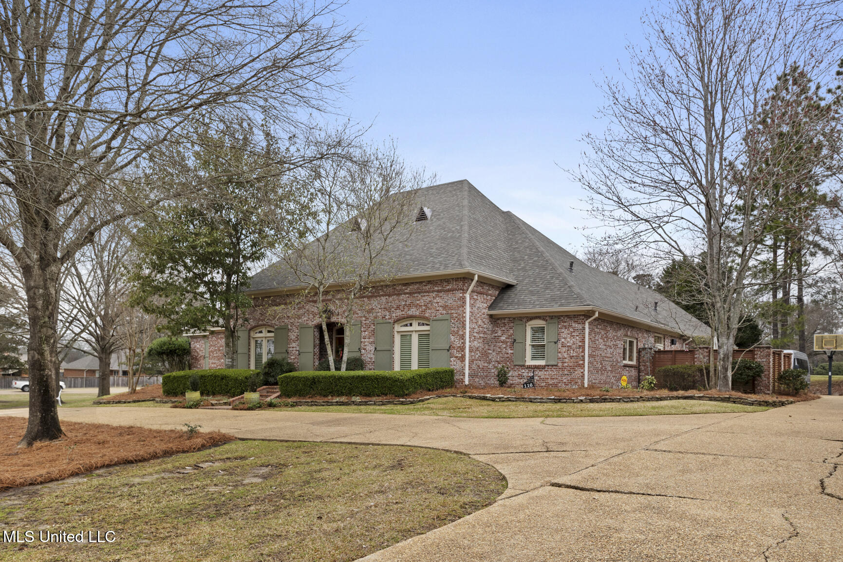 116 Hampton Way, Madison, Mississippi image 2