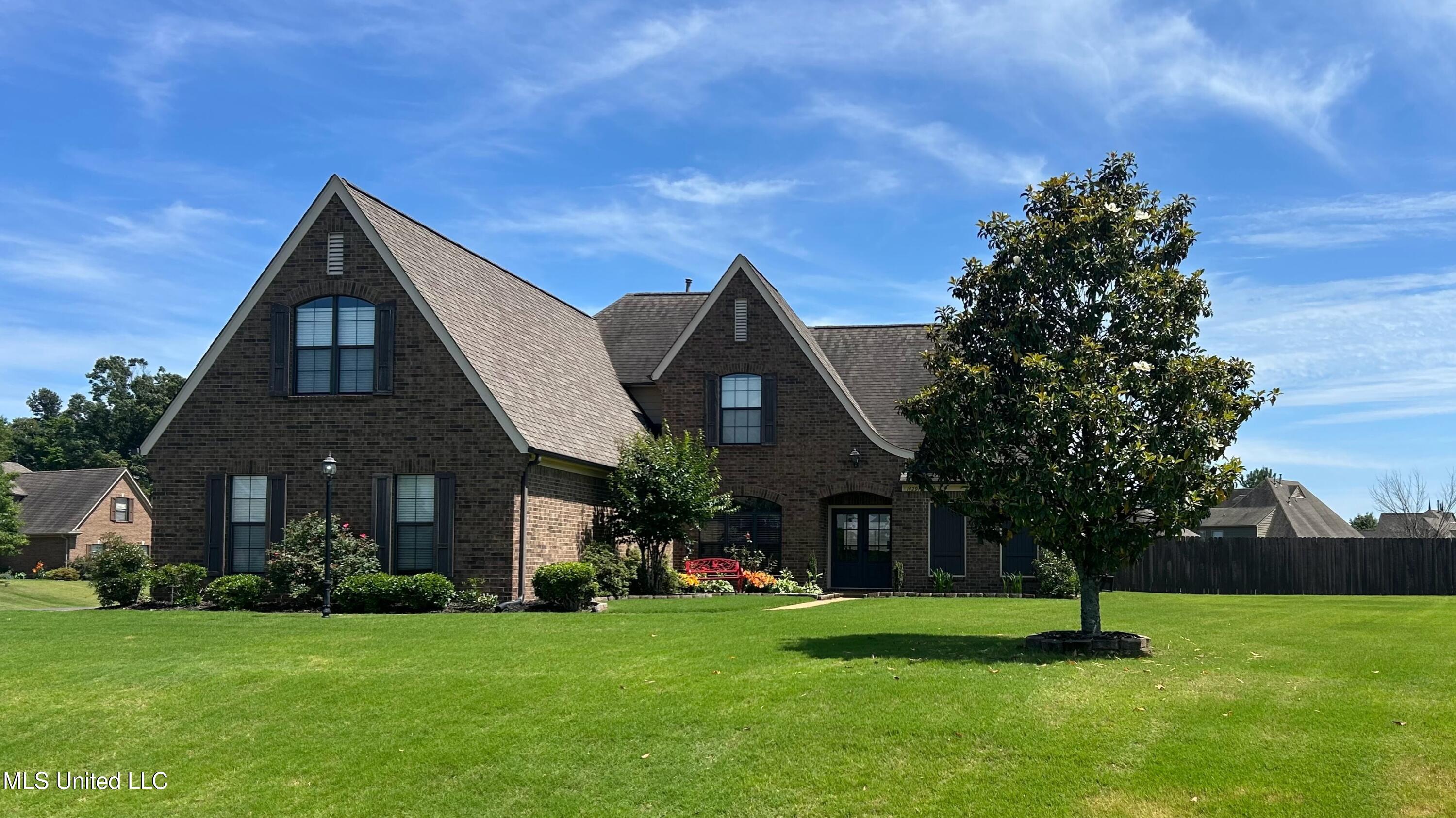 14291 Buttercup Drive, Olive Branch, Mississippi image 1