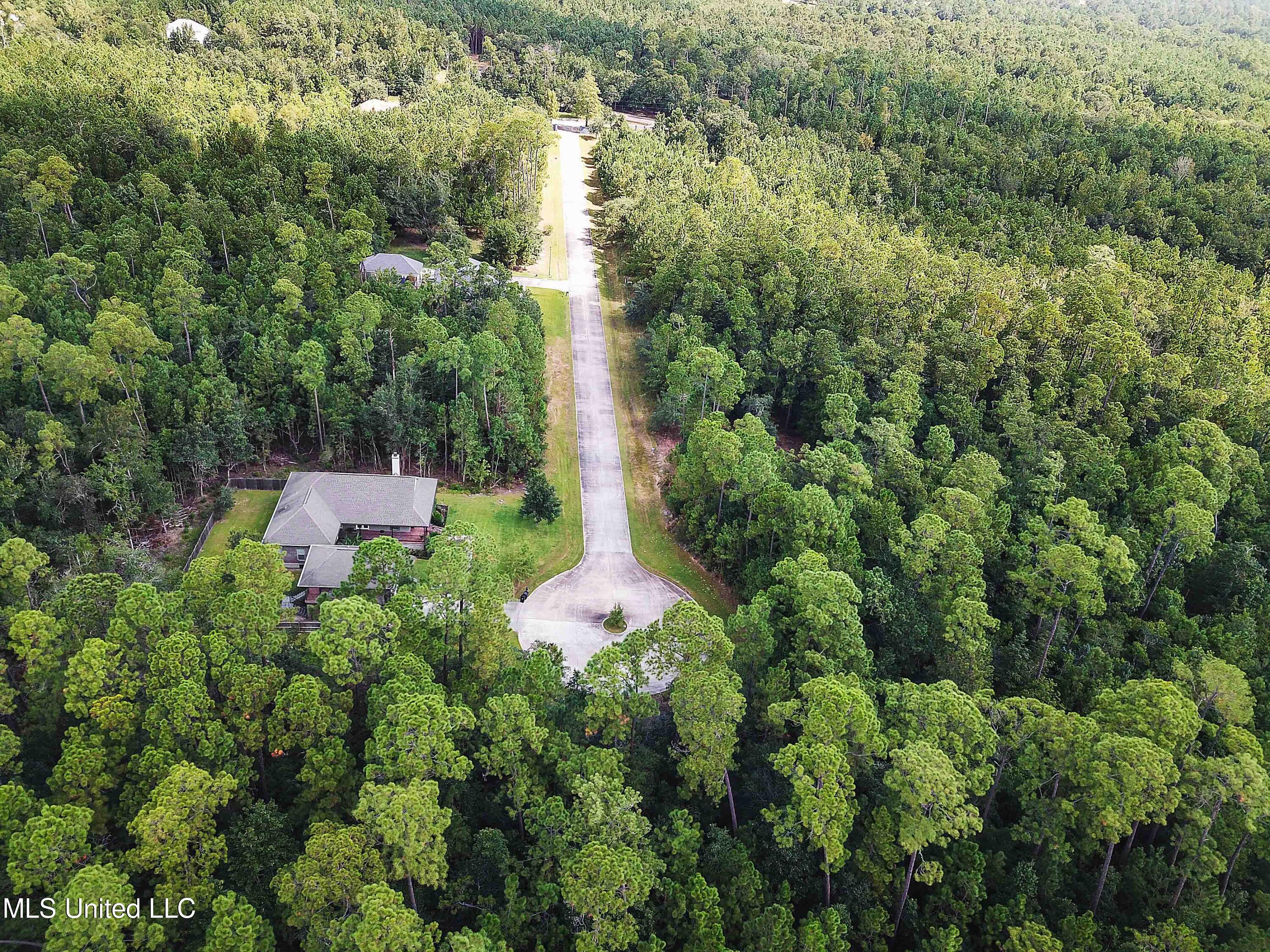 Blue Ridge Court, Bay Saint Louis, Mississippi image 3