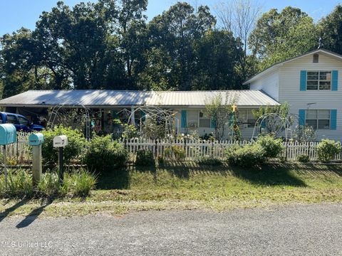 Homes For Sale - 4678 Long Creek Water Road<br/> Meridian, MS 39301