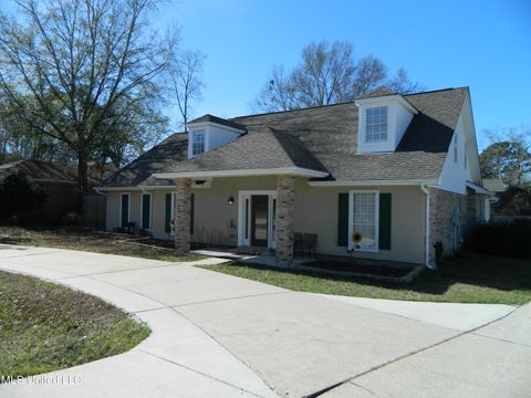 Homes For Sale - 87129 Golf Club Drive<br/> Hancock County, Diamondhead, MS 39525